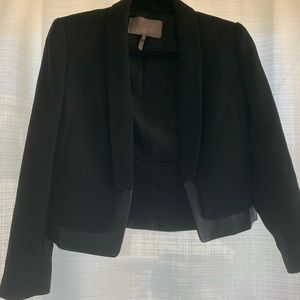 ✨Halston Heritage Leather Detail Blazer✨